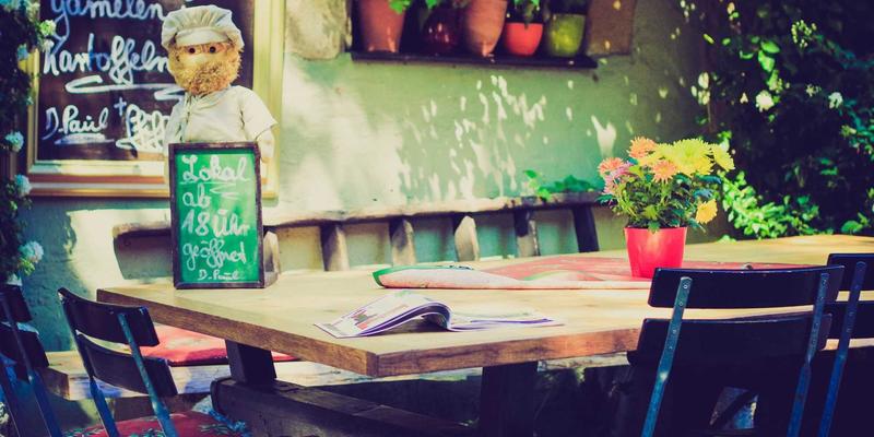 书画收藏新视野：当代水墨艺术的实验性探索与材料创新