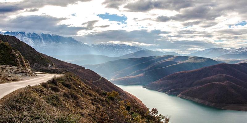书画收藏新视野：探寻文人画中诗书画印一体化的精神内核